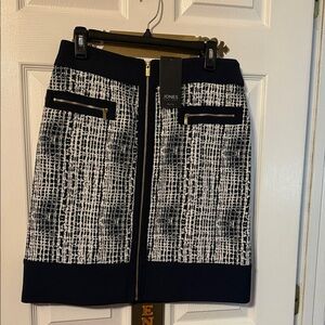 Jones New York Suits Navy Blue and White Pencil Skirt; size: 6